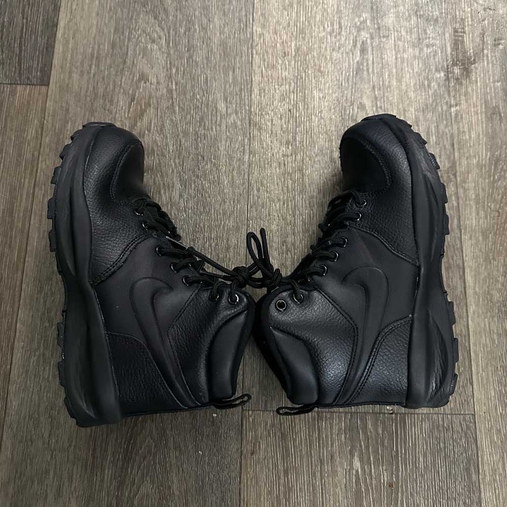 Nike Kids All-Black Leather Boots